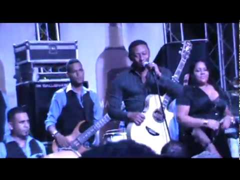 anthony santos en vivo - me estoy volviendo loco por ti  Desde Bonao  24-8-2013 part 3