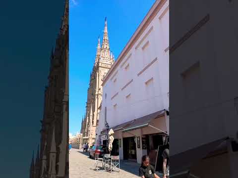 Nos gustó muchísimo caminar por la zona de la Basílica de #lujan #walking #shorts #tour #buenosaires