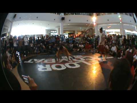 10 Floor Combat 2009 Bboy 1 vs 1 Battle - Day 2  Khenobu Force 136 vs Wan Lion City Rawkus
