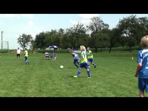 Turnier SG Griesingen Eckball Marvin  Kopfball Michi 2010 07 11