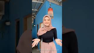 Download lagu Jilbab live pemersatu bangsa terbaru 💯 1 #shorts #tiktok #jilbob #jilbab #tiktokviral #2022 #big mp3