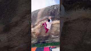 Video thumbnail of El cuadradito, 7c. Torrelodones