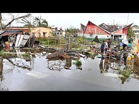 Video Thumbnail: Nine killed as Cyclone Gezani batters Madagascar