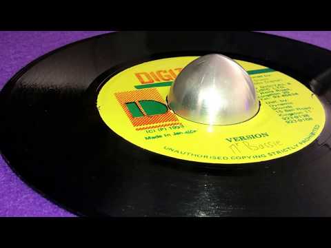 Version [Remix] (YAMMI BOLO ~ Weep Not, Mr Bassie Riddim, B Side)