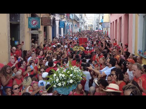 SALVADOR BAHIA - Multidão Festa de Santa Bárbara e Filhos de Gandhy fazem saudação especial.