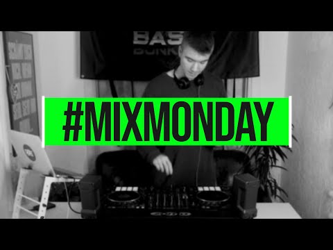 #mixmonday - PRO DJ SHOWS HIS DJ TRICKS ON DDJ 1000