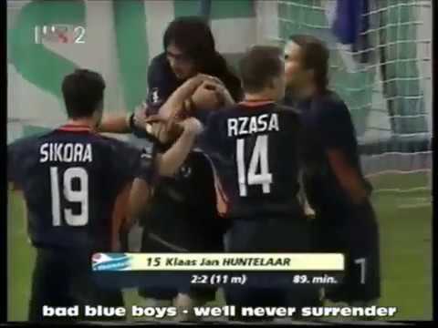 #TongersdeiKlassiker: Klaas-Jan Huntelaar vs Dinamo Zagreb (2004)