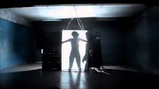 06. Stuck together pieces - Video (Atoms for peace - Amok / Thom Yorke)