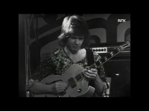 Yellow Fields [Eberhard Weber] - Gary Burton (feat Pat Metheny) 1976