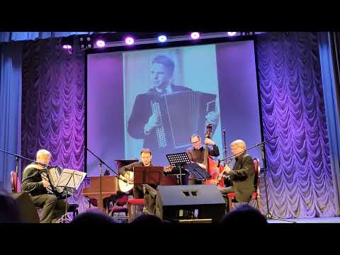 Квартет под управлением В.Дукатетенко. Весенний вальс. Фрагмент