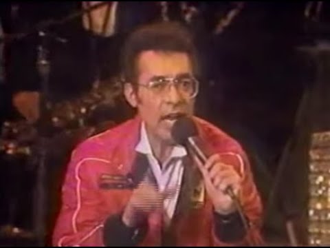 MANOLO MUÑOZ CANTA "AY PRECIOSA" EN EL PROGRAMA DE CÉSAR COSTA.