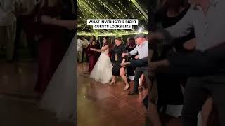 Download lagu Mereka benar-benar memahami tugasnya #pernikahan #musik #pengiringpengantin #lucu #gadispembawabunga #celanapendek #pengantinbaru mp3