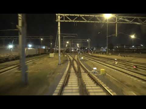 Train cab ride; entering Waalhaven Zuid railway yard (Rotterdam) (at night) (20220829)