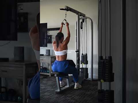 the perfect beginner back day using the cable machine! 👏🏼 #backworkout #beginnerworkout #shorts
