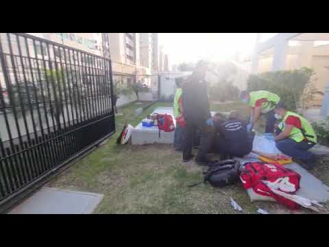 Mulher sobrevive após queda de 12 metros de altura em Palhoça