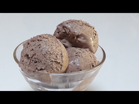 Homemade Chocolate Ice Cream (Without Ice Cream Machine)