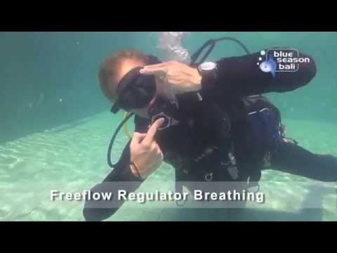 2014 PADI Divemaster Skills - Freeflow Regulator Breathing