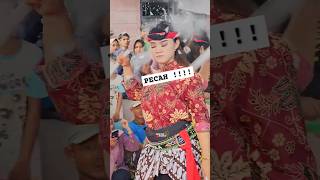 Download lagu jaranan cantik atraksi beling neon #jaranan #kudalumping #kesurupan mp3 Download lagu jaranan cantik atraksi beling neon #jaranan #kudalumping #kesurupan mp3