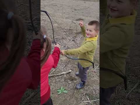 tugba ve omer ok atmayi ogreniyor koy hayati ciflik ve cocuklar