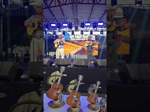 Dupla Adriano e Paraná no festival em Lucianópolis são paulo
