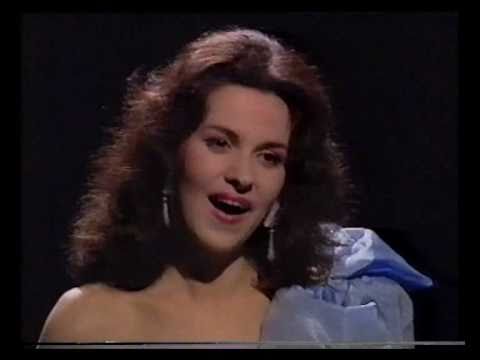 Angela Gheorghiu - Si daca ramuri bat in geam