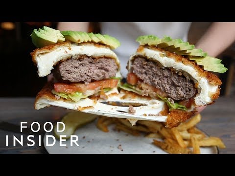 download lagu mp3 mp4 Biggest Burger In New York, download lagu Biggest Burger In New York gratis, unduh video klip Biggest Burger In New York