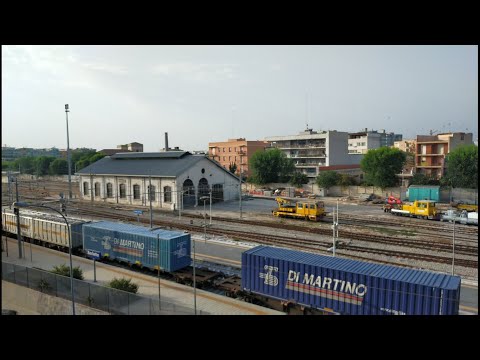 HD - E.652.xxx sul TCS Melzo Scalo - Bari Lamasinata in transito presso la stazione di Barletta