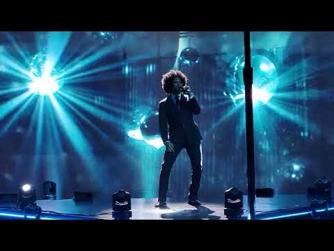 Maxwell tour performs in St Louis