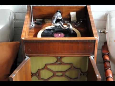 In A 18Th Century Drawing Room - Carroll Gibbons & His Band 1939