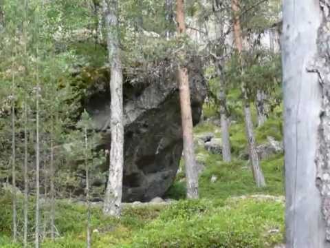 Die Bärenhöhle am Inarisee