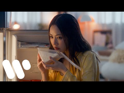 Kiri T - 關我蛋治 Eggnorant Sandwich [Official Music Video]