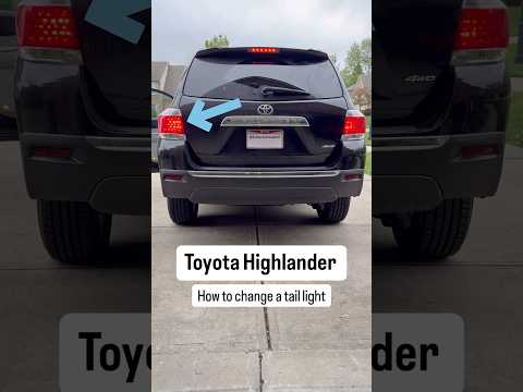 🚘 Toyota Highlander: Tail Light Bulb Replacement How To 💡 #shorts #carmaintenance #diy