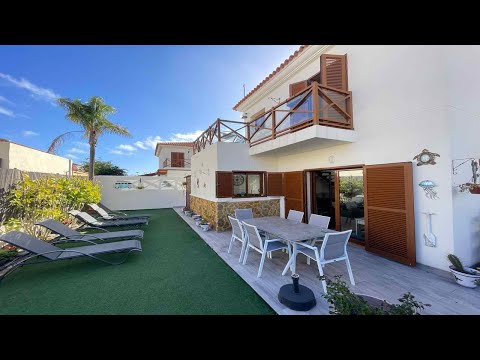 3 Bedroom Duplex Villa in Pueblo Canario now for sale!