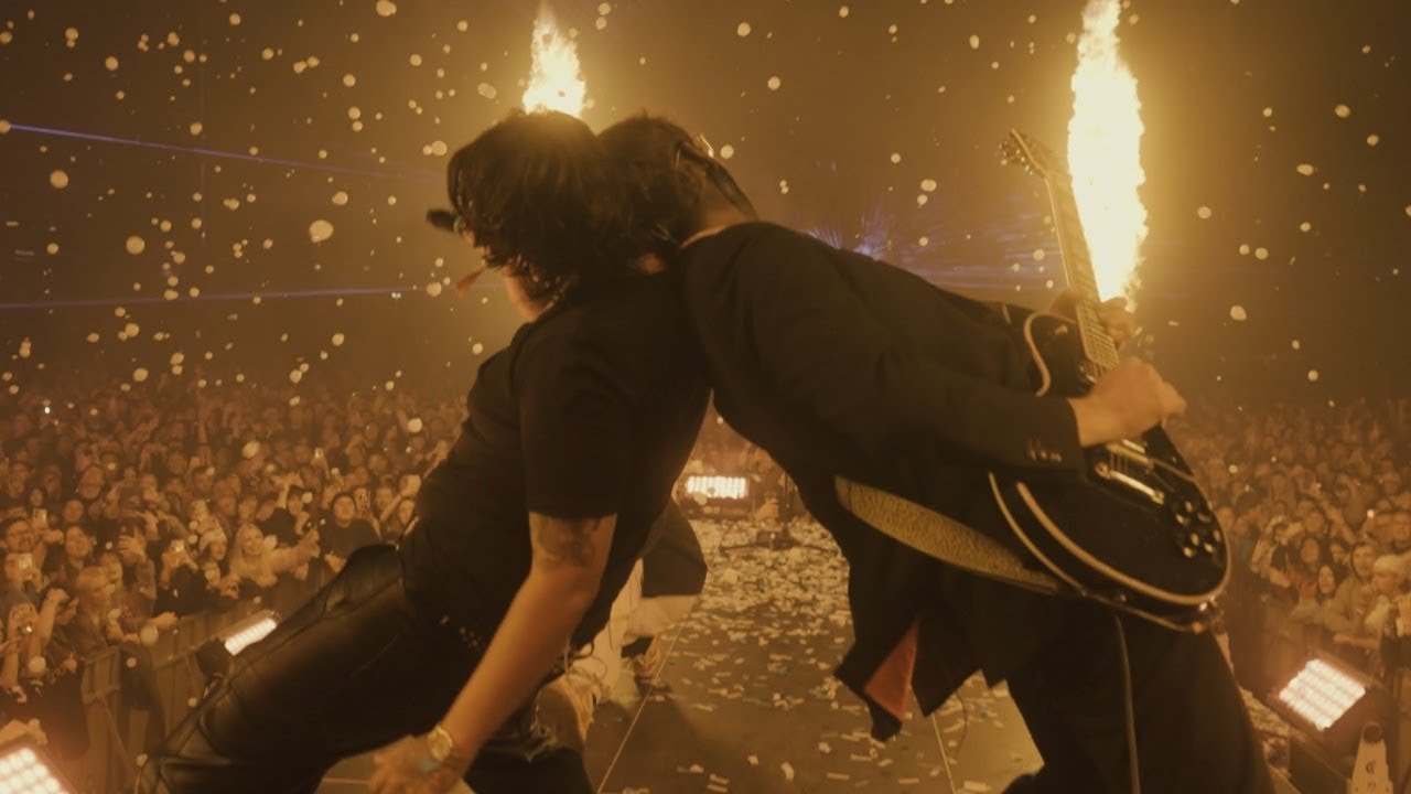 White 2115 z teledyskiem do kawałka „Wieczny student”