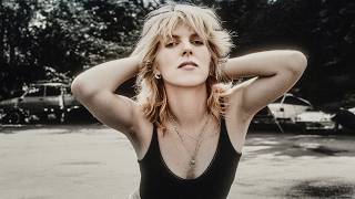 Lucinda Williams: Untold Truth in Rare Photos