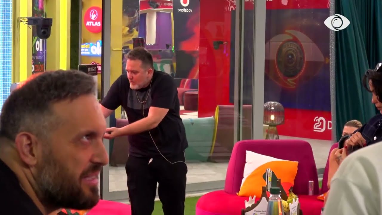 “Ti kapesh nga situatat e të tjerëve”/ Roza debaton me Romeon, ndërhyn dhe Juli