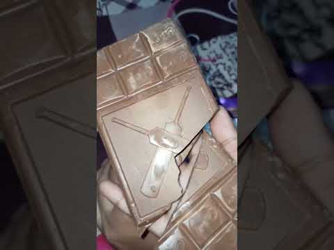 dairy milk, champion's pack 😋 review / Rs-100 // Cadbury/ #chocolate #cadbury #dairymilk #shorts #yt