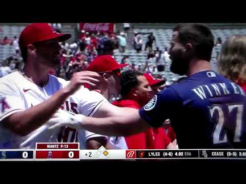 Mariners, Angels brawl after Mariners' Winker is hit by pitch