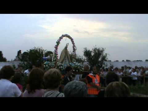 Mario D'Ignazio- Migliaia di pellegrini  pregano nel Giardino Benedetto.