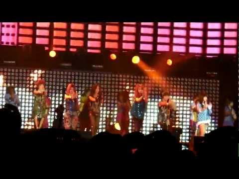 [Fancam] 120208 Music Bank Paris Bercy - T-ara & kids Roly Poly