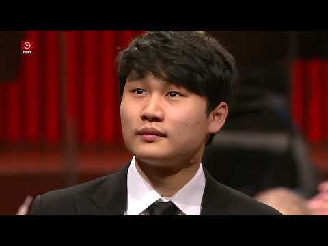 In Mo Yang Live Violin Concert No.1 in D Op.6 (Paganini)