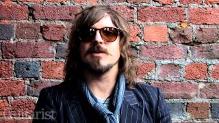 Video thumbnail for Rival Sons' Scott Holiday on his Pelham Blue 1999 Gibson Custom Historic Firebird VII by Guitarist