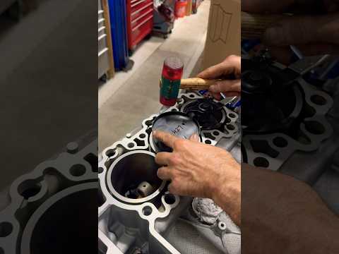 Porsche Flat-6 Engine rebuilt with bigger pistons and cylinder heads 💪 #repair #shorts #porsche