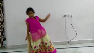 Hey Pillagaada song dance by geethika