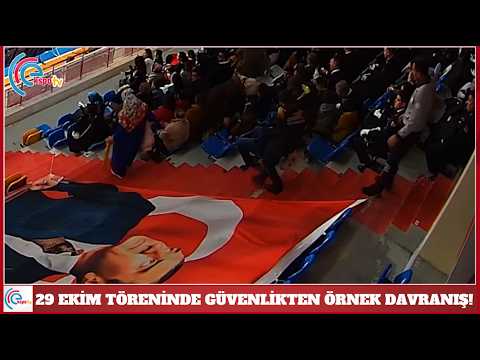 29 Ekim töreninde güvenlikten örnek davranış!