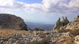 preview picture of video 'Tzermiado, Plateau de Lassithi , Crète'
