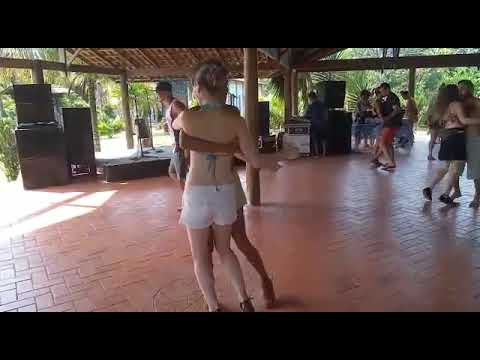 Forró Brasil Roots CoklicôFulÔ et Mareike (forrozeira da Alemanha)