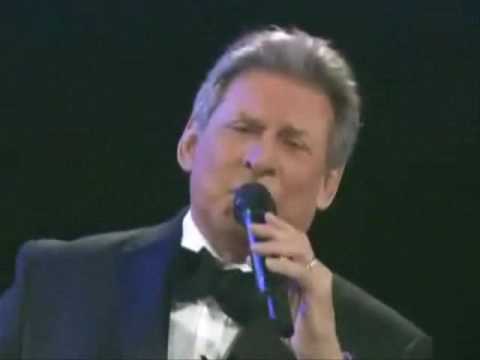 HOMENAJE DE MARIO VIDES A CHUCHO Y LOS HISPANOS DE PUERTO RICO