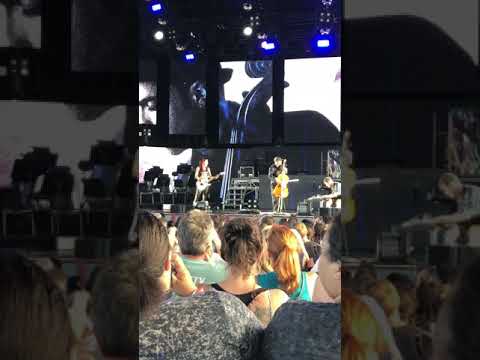 CELLOGRAM (Dave Eggar) crushes Led Zeppelin’s Kashmir (LIVE)