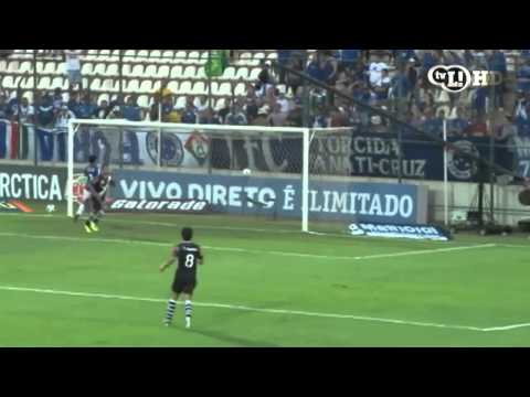 Comemoração de Diego Souza vira mania nas ruas